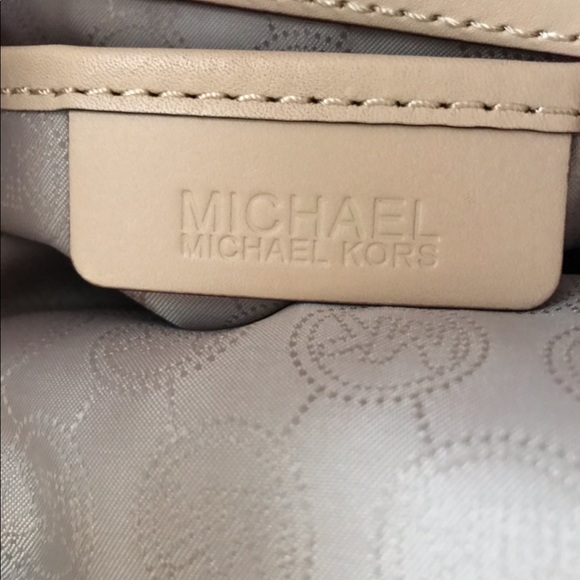 Michael Kors Jet Set East West Signature - Picture 5 of 7